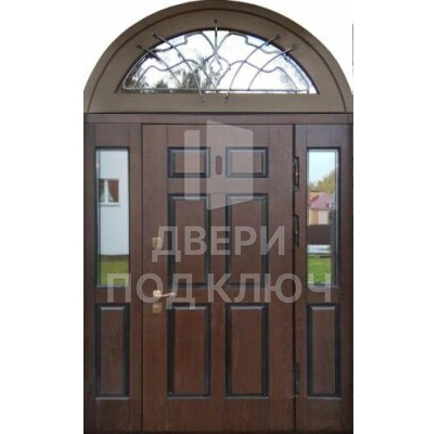 Металлическая трехстворчатая входная фрамужная дверь со стеклом и ковкой ДПК-12604